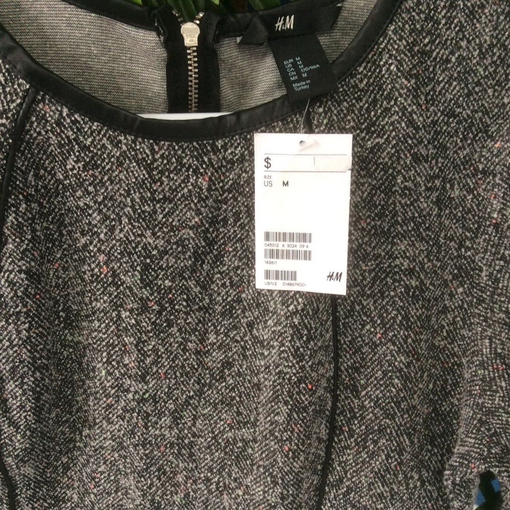 H & M LONG SLEEVE DRESS